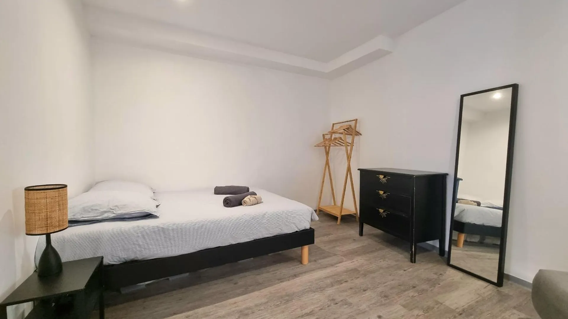 Renovated 2-Room Apartment In Historic Center Aix-en-Provence France